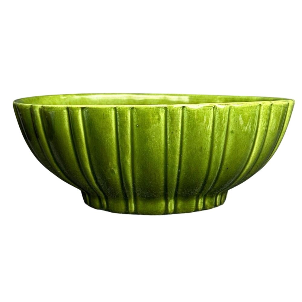 Vintage Haeger Pottery ribbed oval planter bowl 4020B avocado green 9x4x6 fluted